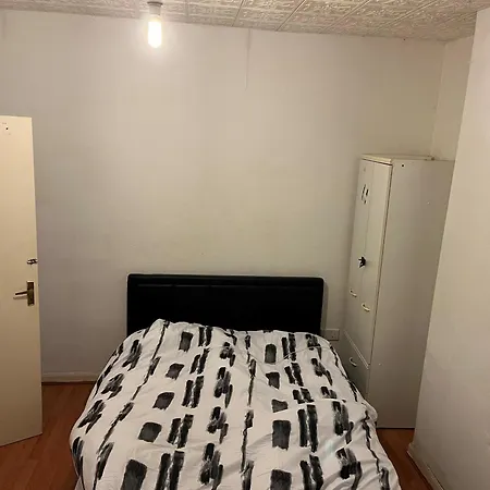 Private Near Centre Birmingham