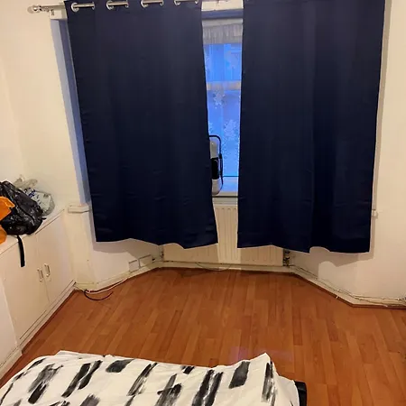 Private Near Centre *